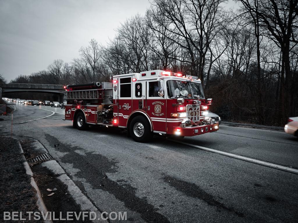 Engine 311 doing barrier protection on 295