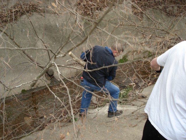4/1/07 Chuck the Tree is winning